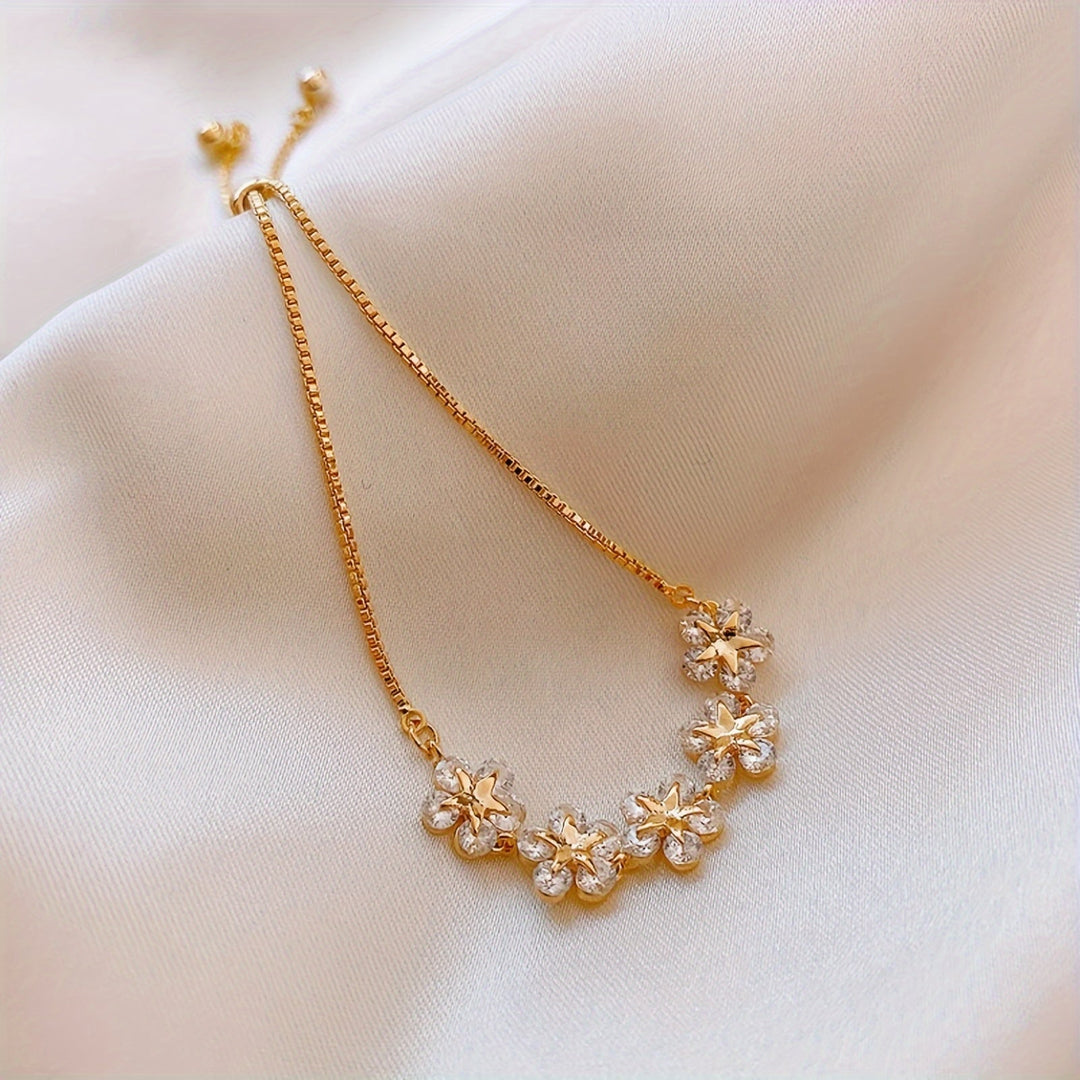 Zircon Flower Bracelet in White Gold