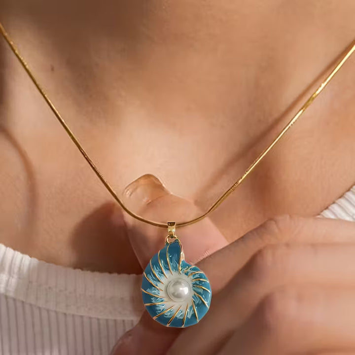 Shell Pearl Pendant Necklace
