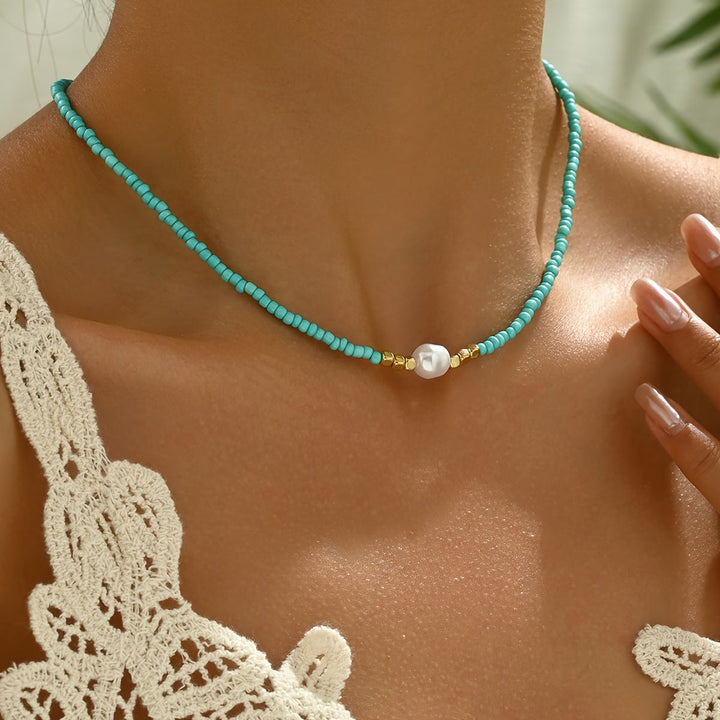 Minimal Necklace in Turquoise and Pearls