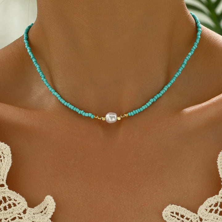 Minimal Necklace in Turquoise and Pearls