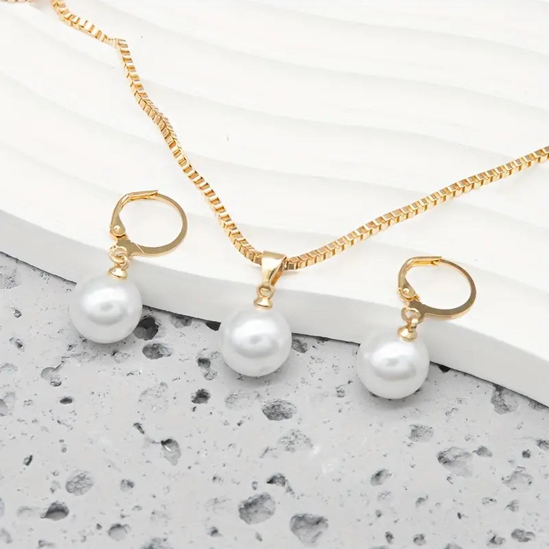 Elegant and Graceful Necklace Set with Pearls