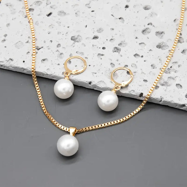 Elegant and Graceful Necklace Set with Pearls