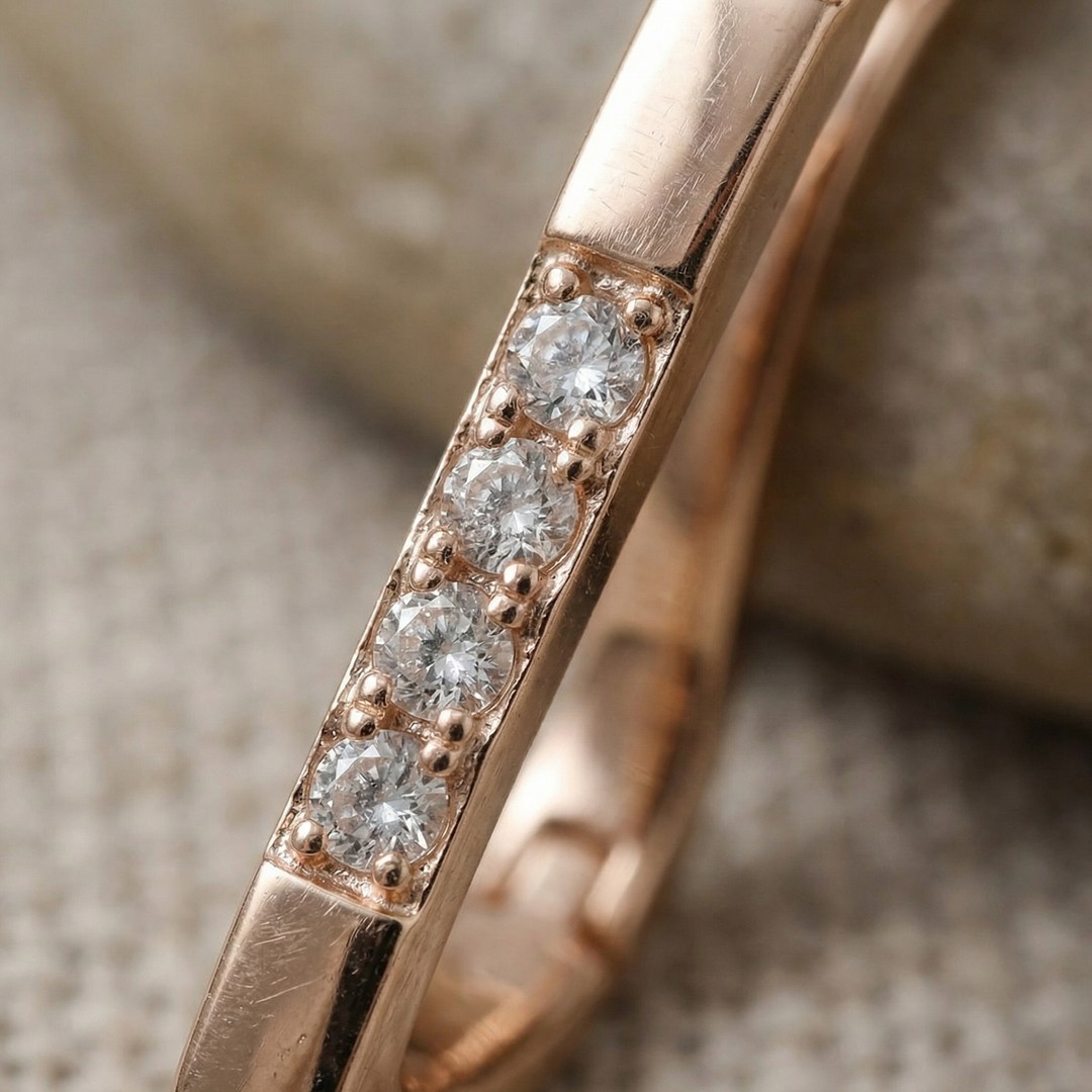Elegant Earrings in Gold Zirconia