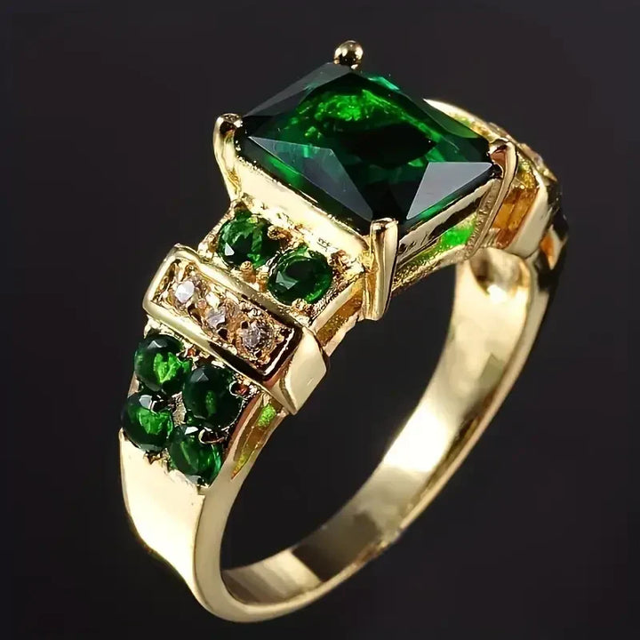 Alvero™ - Elegant Emerald Ring