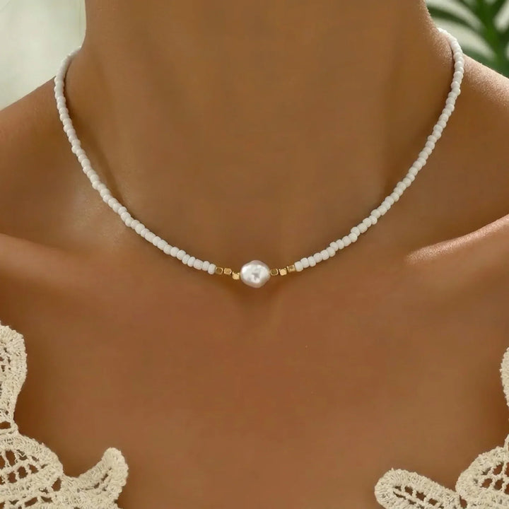Minimal Necklace in Turquoise and Pearls