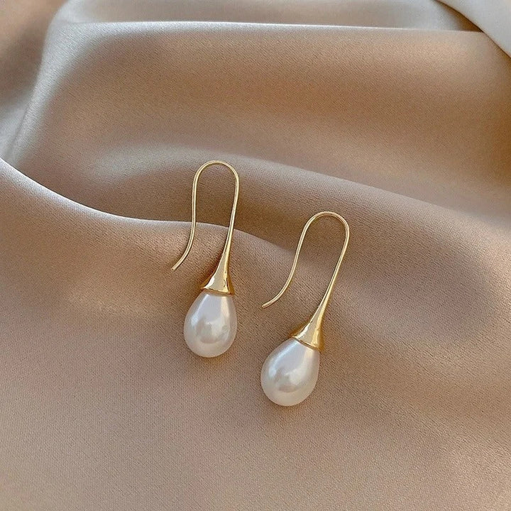 Classic Beauty Earrings with Pearls