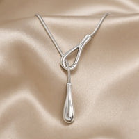 Vintage Teardrop Pendant Necklace in White Gold