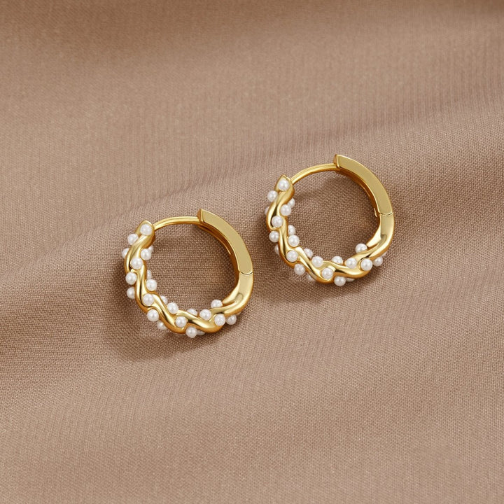 Hoop Earrings with Ruffled Pearls